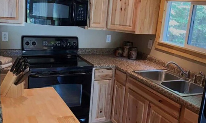 Rhinelander Cabin | Northwoods Lakeside Cabin on Pristine Fishing Lake