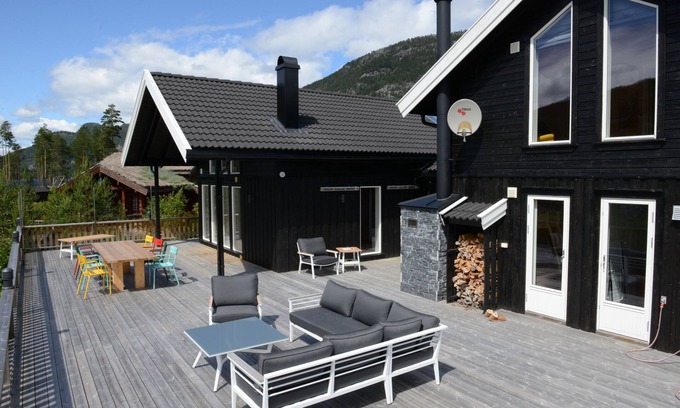 Kviteseid Villa | Norwegian holiday home directly on Lake Vravatn and in the middle of nature