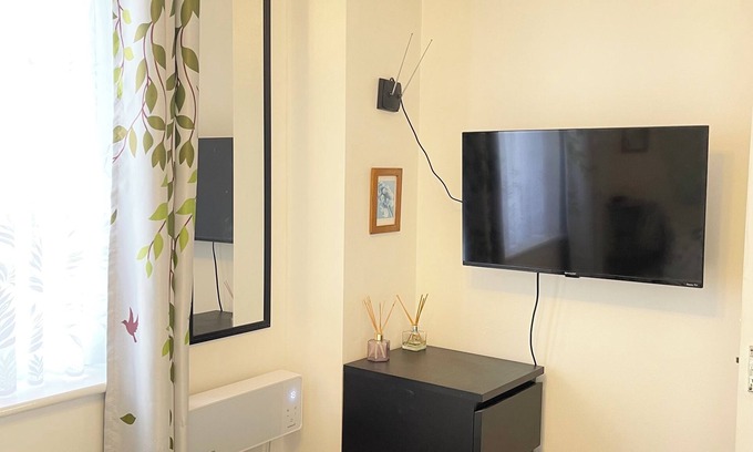Chadwell Apartment | Norwich Delight Apartment