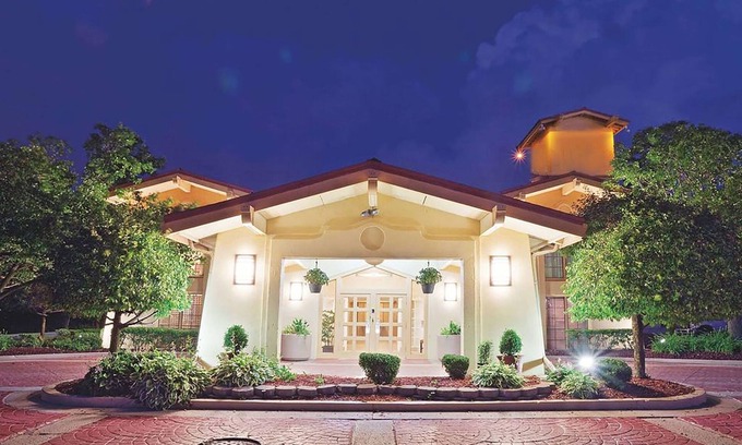 Merrillville Hotel | Norwood Inn & Suites Merrillville