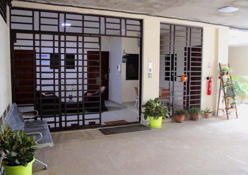 Bingerville Apartment | Nos 3 appartements meublés - De 1 à 10 personnes, Residence Nehemie Feh-Kesse Bingerville