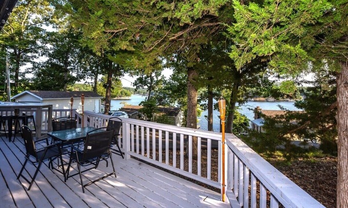 Gravois Mills House | Nostalgic lake home - private dock and sunset view