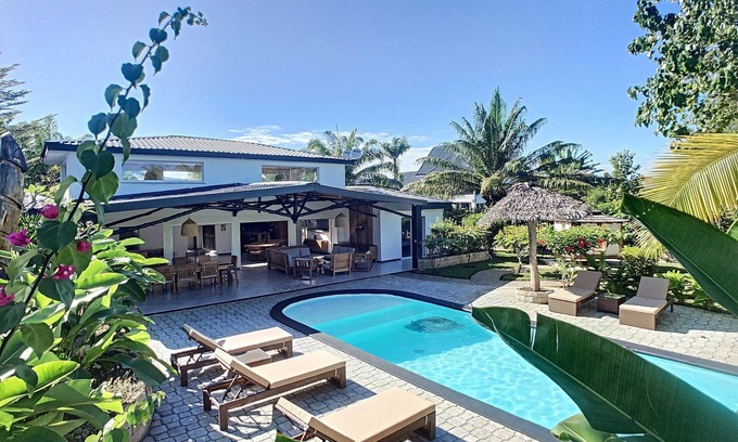 Nosy Be House | NosyBe, l'île aux parfums, 300 m from the beach, tropical garden