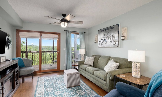Branson West Condo | Notch Estates★WALKIN 2 KING BEDS★Free Boat Trailer Parking★1Mi to SDC