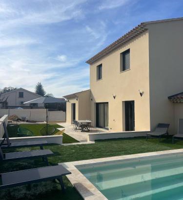Apt Villa | NOUVEAUTE ! Villa Moderne de 4 chambres, piscine chauffée et vue panoramique