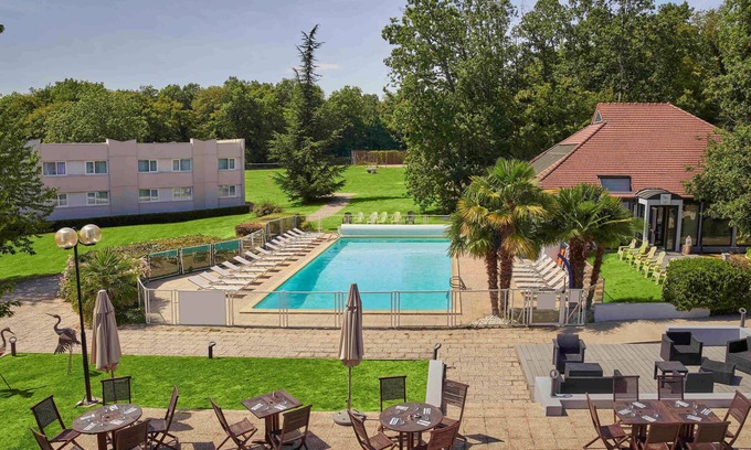Ury Hotel | Novotel Fontainebleau Ury