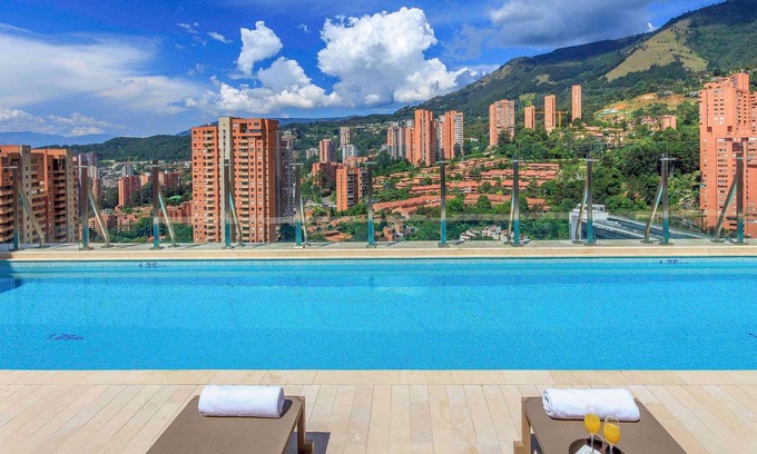 Los Naranjos Hotel | Novotel Medellín El Tesoro