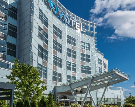 Saint-Laurent Hotel | Novotel Montréal Aéroport