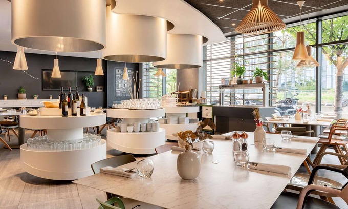 Orly Hotel | Novotel Paris Coeur d'Orly Airport