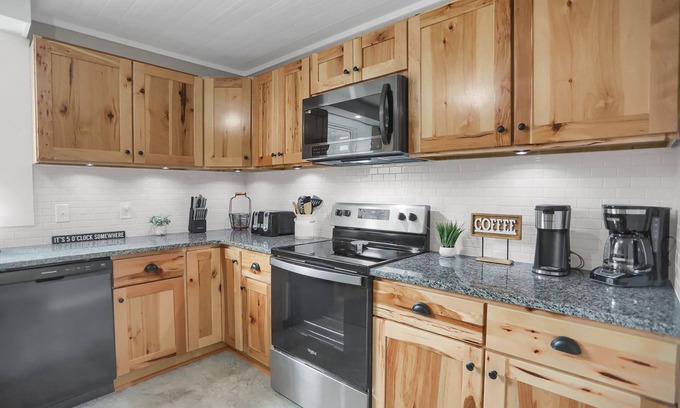 Renovo Apartment | NOW on the ATV trail connector Cozy, Remodeled apartment with king bed