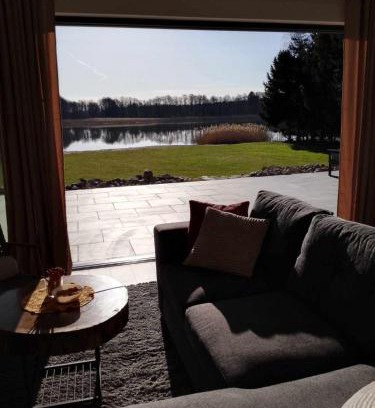 Jedwabno Villa | Nowoczesny dom z plażą