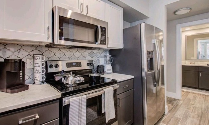 Willow Meadows/Willowbend Area Apartment | NRG/ Med-Center Cozy Villa w/ Free Wi-Fi & Parking
