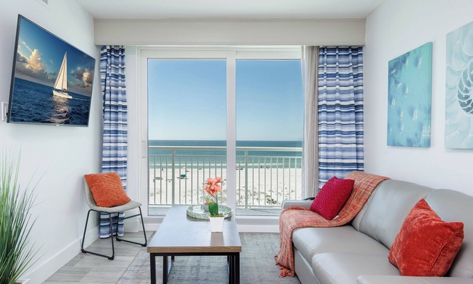Treasure Island Condo | nTop-Floor Gulf-Front Oasis♥ Panoramic Balcony Sunsets, Pool♥Few Steps To Sand