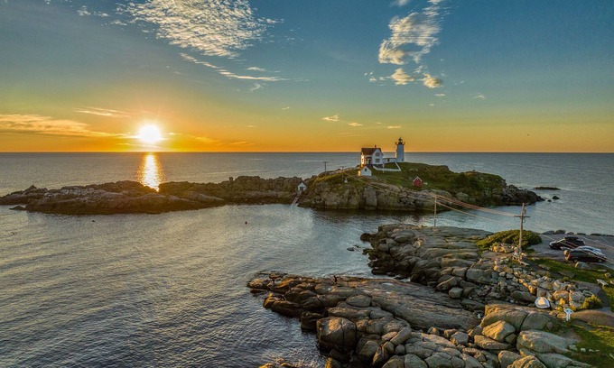 York Beach Cottage | NUBBLE LIGHT VIEWS
