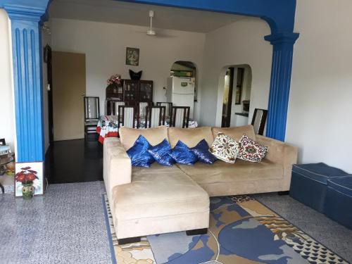 Fernando De La Mora House | Nueva Alborada Lodging House