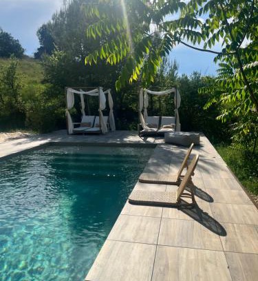 Euzet-les-Bains Bed & Breakfast | Nuitées Bohèmes Hôtel & Spa