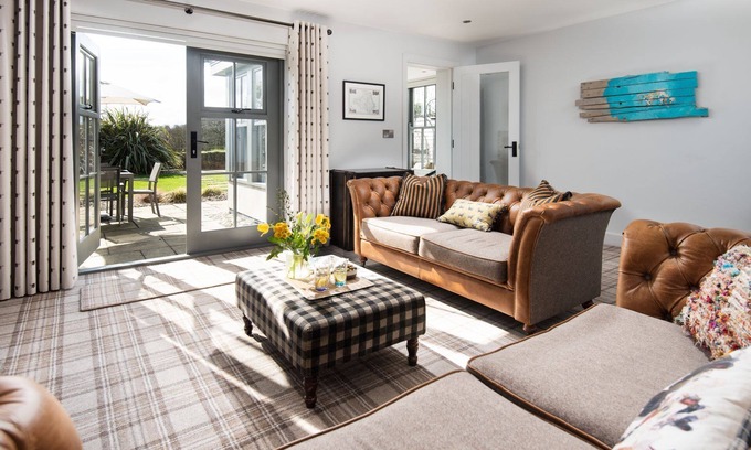 Durham House | Number Nine, Lanchester - sleeping 4 guests in 2 bedrooms