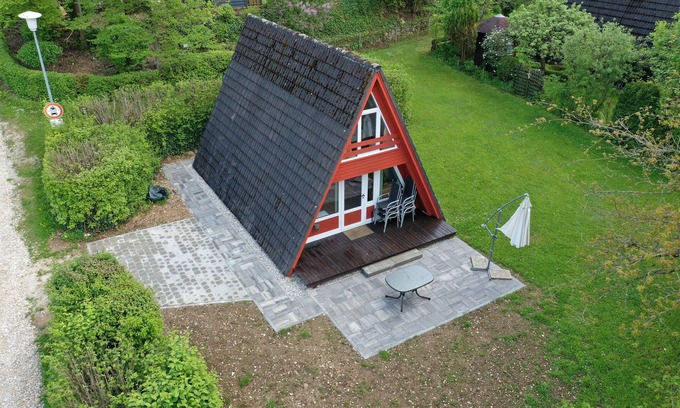 Kinding House | Nur Dach Haus 13