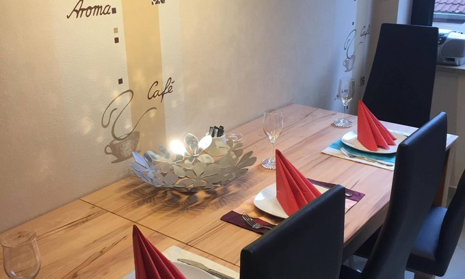 Rosstal Apartment | Nuremberg in 18 m. Exclusive, Coffee, Wifi, Group up to 4 p./Playmobil