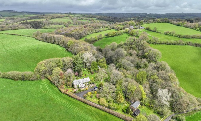 Brushford Bed & Breakfast | Nutsford House