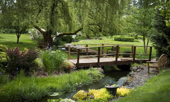 Enumclaw House | NW VINTAGE ESTATE FARM stays for 2-20. nFamilies are welcome!