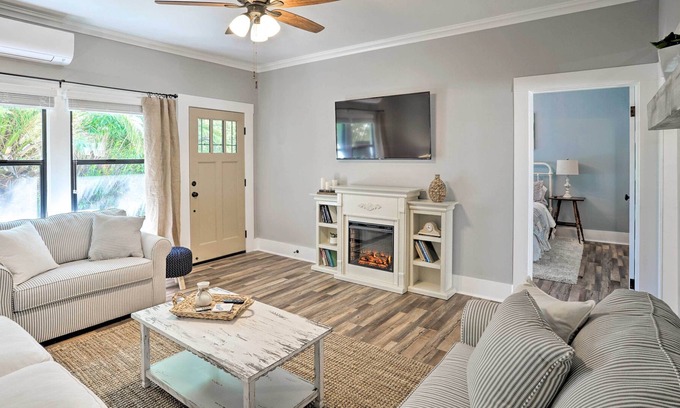 Ukiah Cottage | NY-Downtown Ukiah Cottage, 5 Mi to Lake Mendocino