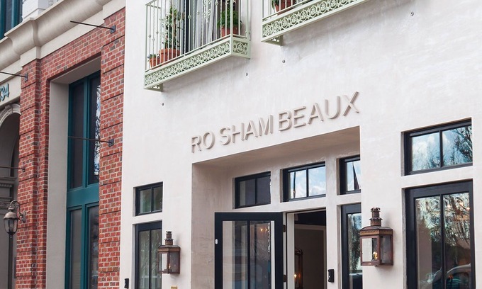 High Point Apartment | NY STYLE TOWNHOME WITH THE FEEL OF A 5-STAR HOTEL. DOWNTOWN H PT. MARKET CENTER