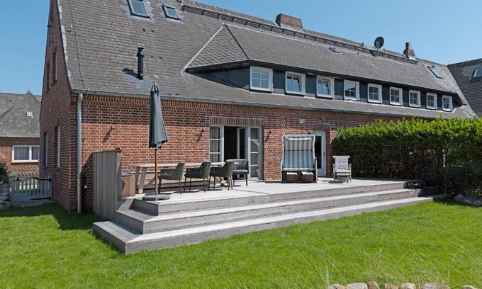 List House | Nya