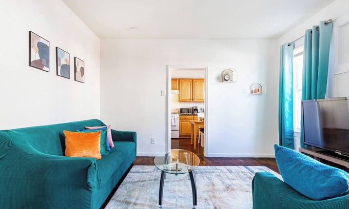 Ampere Bed & Breakfast | NYC-Bound 2BR w/FREE Parking & Pets Welcome