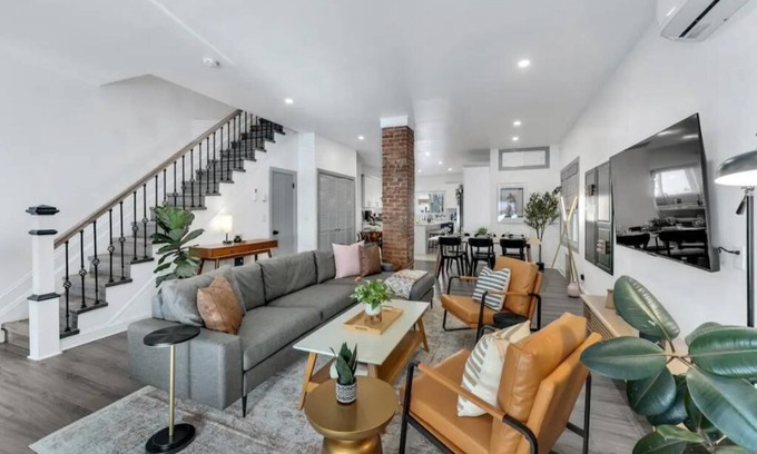 Constable Hook House | NYC Neighbor Home w/Parking. 30 min transit