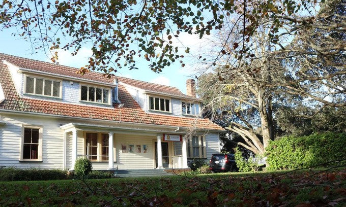 Mount Albert House | Nyima Tashi Buddhist Centre