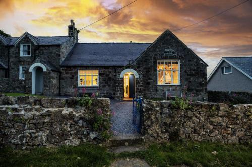 Brynsiencyn House | Nyth Y Wennol