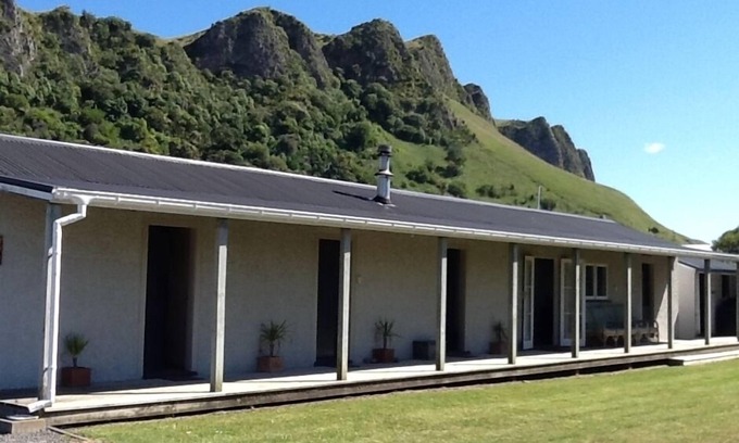 Kairakau House | Great holiday accommodation at Kairakau Beach