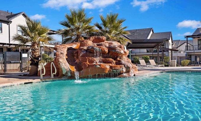 Washington County House | O-50&51| 2 Homes! Pvt Heated Pool & Pvt Hot Tubs * Pickleball