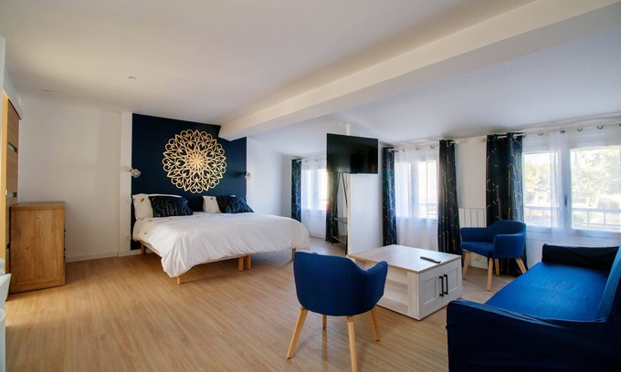 Castelnaudary House | O'Bonheur de Hamma