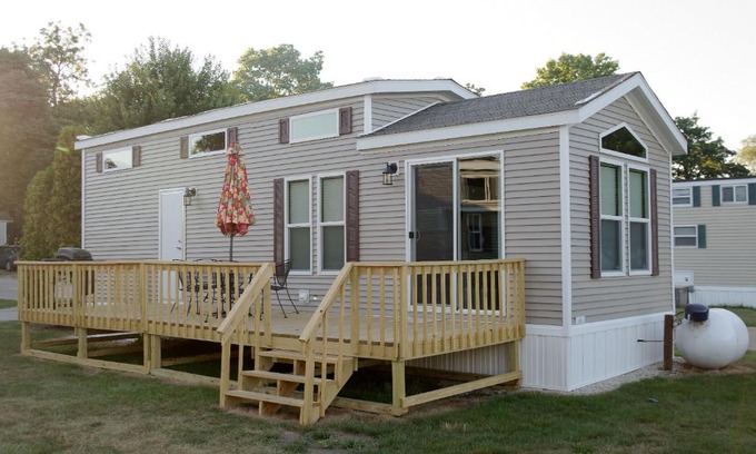 Amboy Resort | O'Connell's Yogi Bear Deluxe Park Model 24