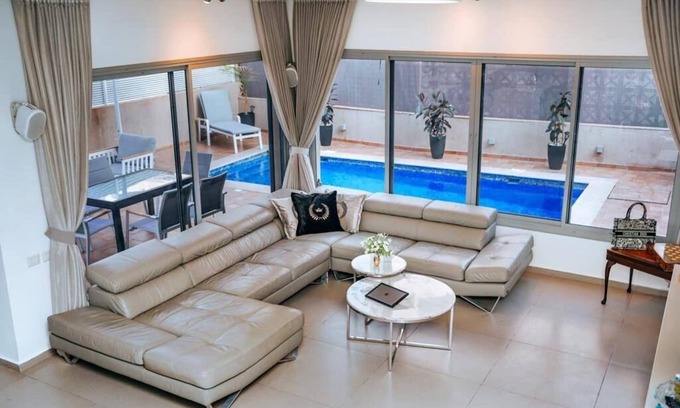 Rishon LeTsiyon House | O&O Group - Lux Beachfront Villa W Elevator & Pool