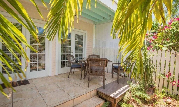 Laie House | Oahu Paradise - AC, 1 block to beach!