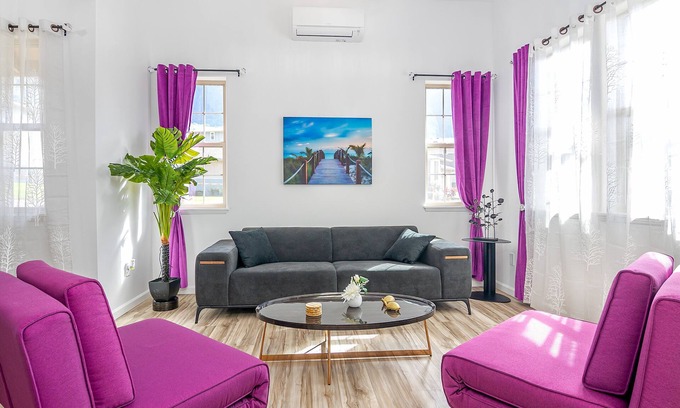 Makaha Valley House | ★Oahu Perfect Vacation Million Dollar Views, Pool, Near Beach, 4BR Sleeps 14★