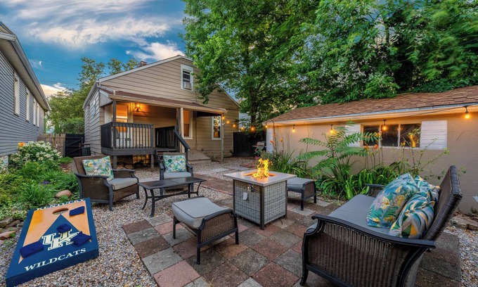 Shelby Park House | "Oak & Barrel" #1 LOCATION in Louisville. Bourbon & Derby theme. Firepit.