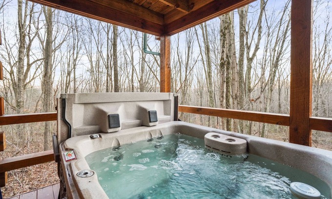 New Plymouth Cabin | Oak Cabin | Private Lots | Couples