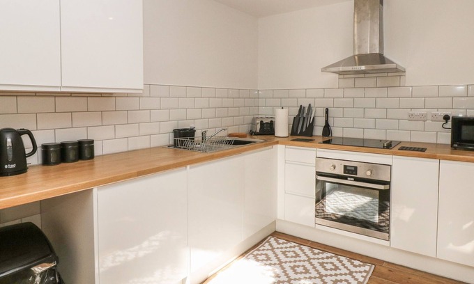 Hoylandswaine Cottage | Oak Cottage