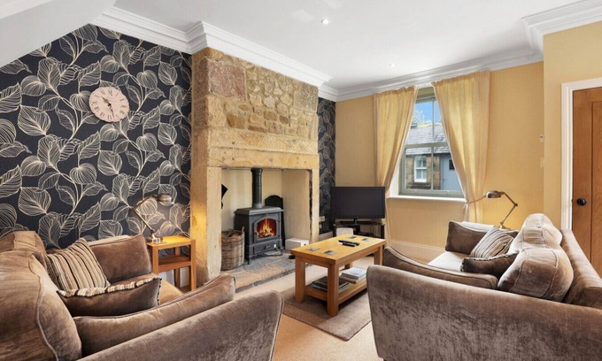 Lesbury House | Oak Cottage - North East Escapes