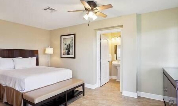 Lafitte Bed & Breakfast | Oak Cottage R102