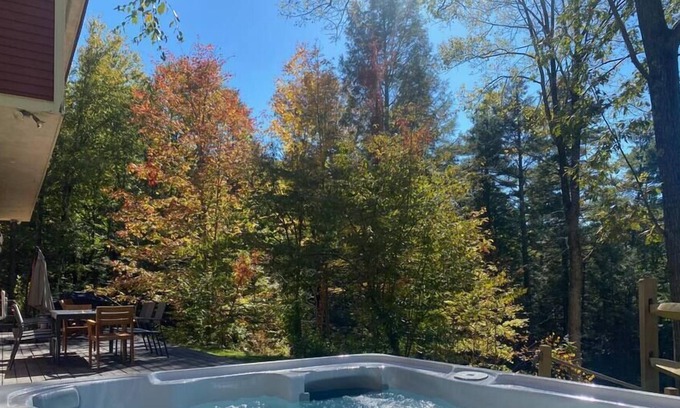 New Marlborough House | Oak Hill House w/ Hot Tub by Evergreen Home