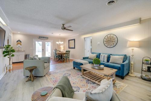 Long Beach House | Oak Island Home with Spacious Backyard and Porch