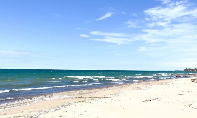Caseville House | Oak Point Oasis w/short walk to Lake Huron beach