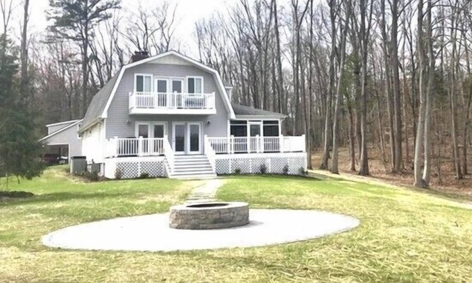 Livingston House | Oak Point- Waterfront Home w/ Point Lot, Open Views, Natural Sandy Beach