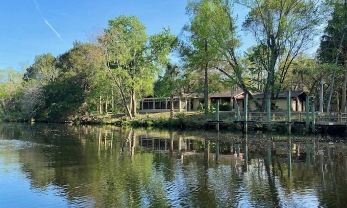 Inglis House | Oak Rock Ranch - Riverfront - Scenic Old Florida