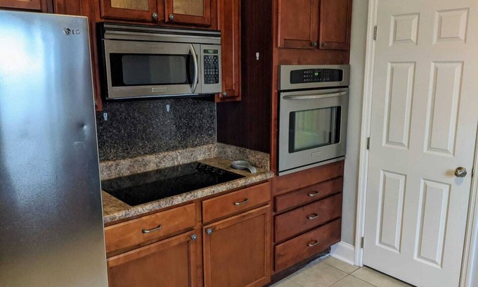 Calhoun Apartment | Oak Terrace with access to the Hiwassee River